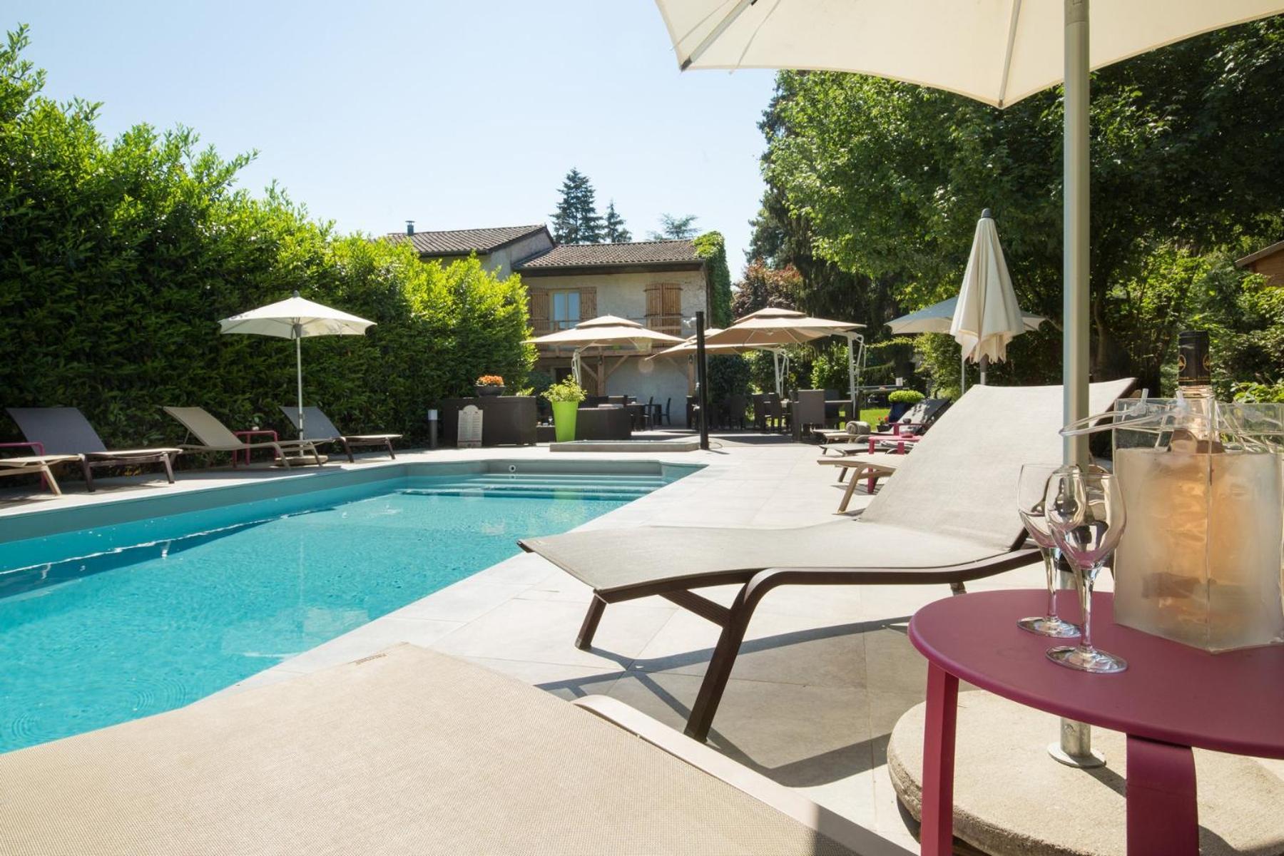 Logis Hotel Le Petit Casset La Boisse Exterior foto