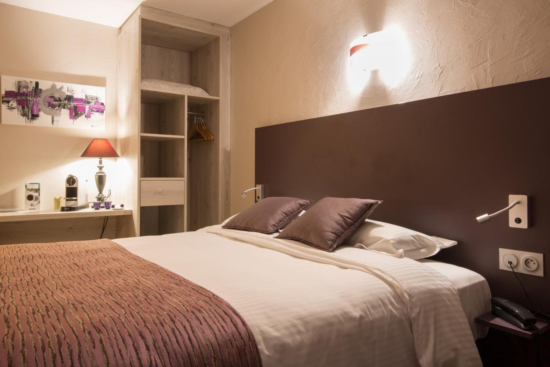 Logis Hotel Le Petit Casset La Boisse Zimmer foto