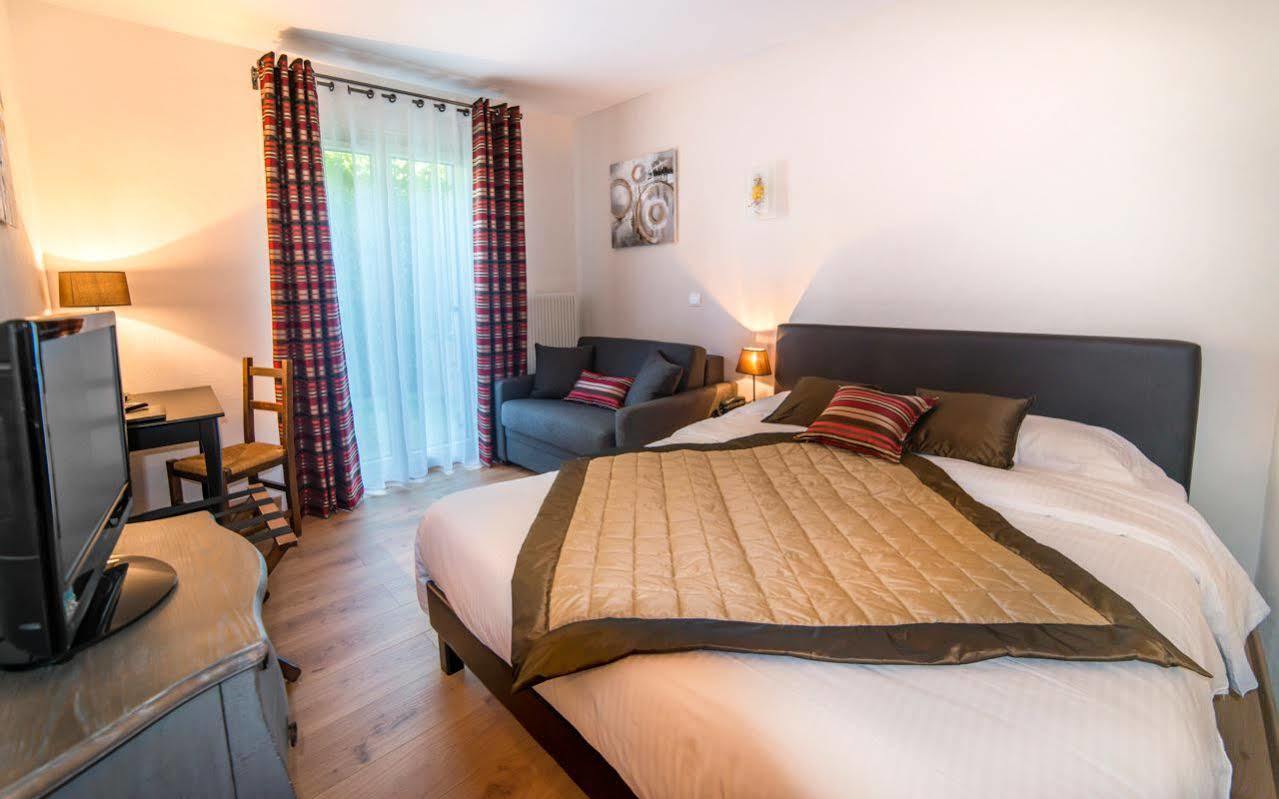 Logis Hotel Le Petit Casset La Boisse Exterior foto